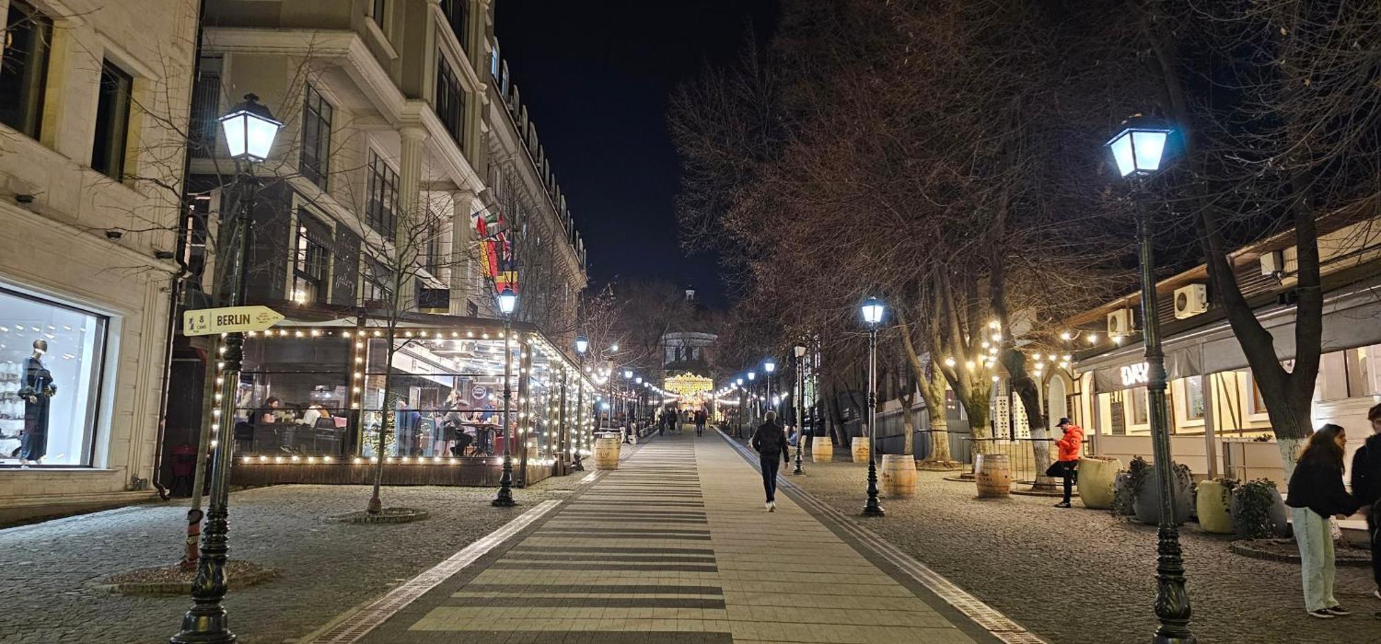 All New And Cozy Apartment In The Silence Center Chisinau Bagian luar foto